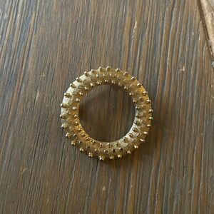 Mamselle textured vintage gold tone brooch